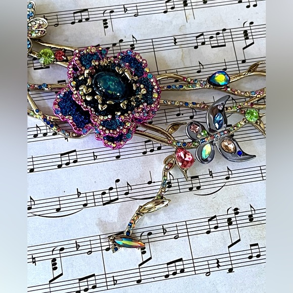 NWT Floral Rhinestone Statement Necklace RARE - Picture 6 of 9